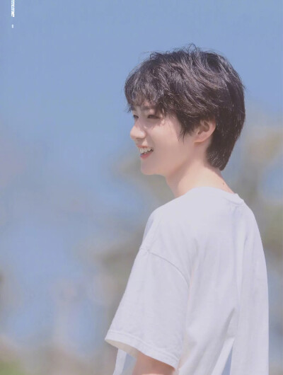 刘耀文绝美壁纸
