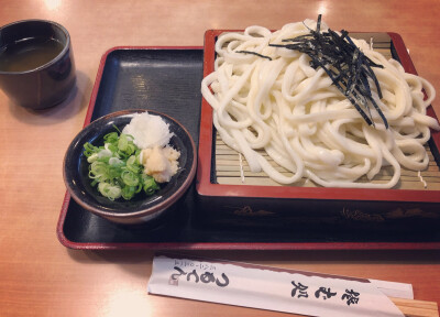 定食セット
乌冬面 荞麦面 海鲜饭 蒸蔬菜
うどん そば 海鮮丼 蒸野菜