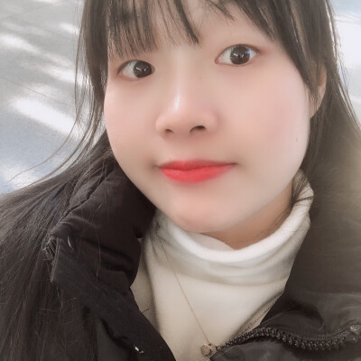 我建议你喜欢我一下 毕竟现在那么冷 我又那么甜 而且还暖 和我在一起 可以每天都又甜又暖