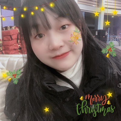 我建议你喜欢我一下 毕竟现在那么冷 我又那么甜 而且还暖 和我在一起 可以每天都又甜又暖