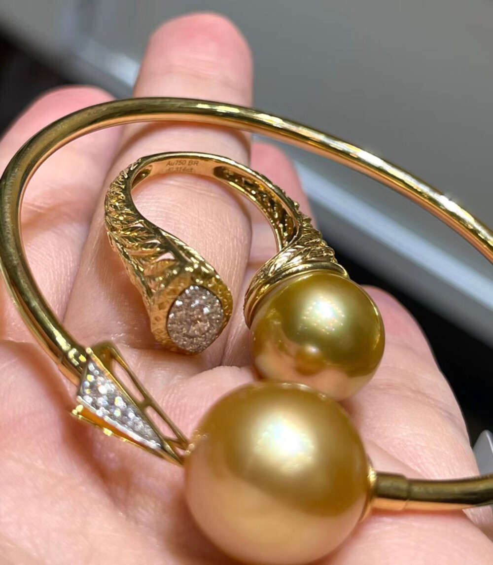 南洋金珍珠手镯，
14.8mm茶金蛋18K黄金钻石 有弹力