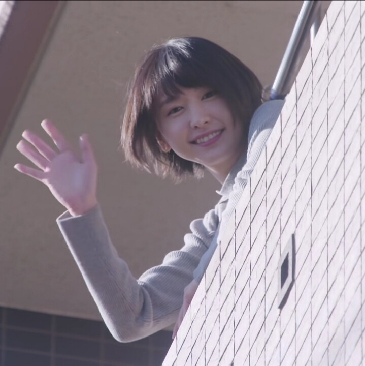 逃避虽可耻但有用（自截女头）
新垣结衣