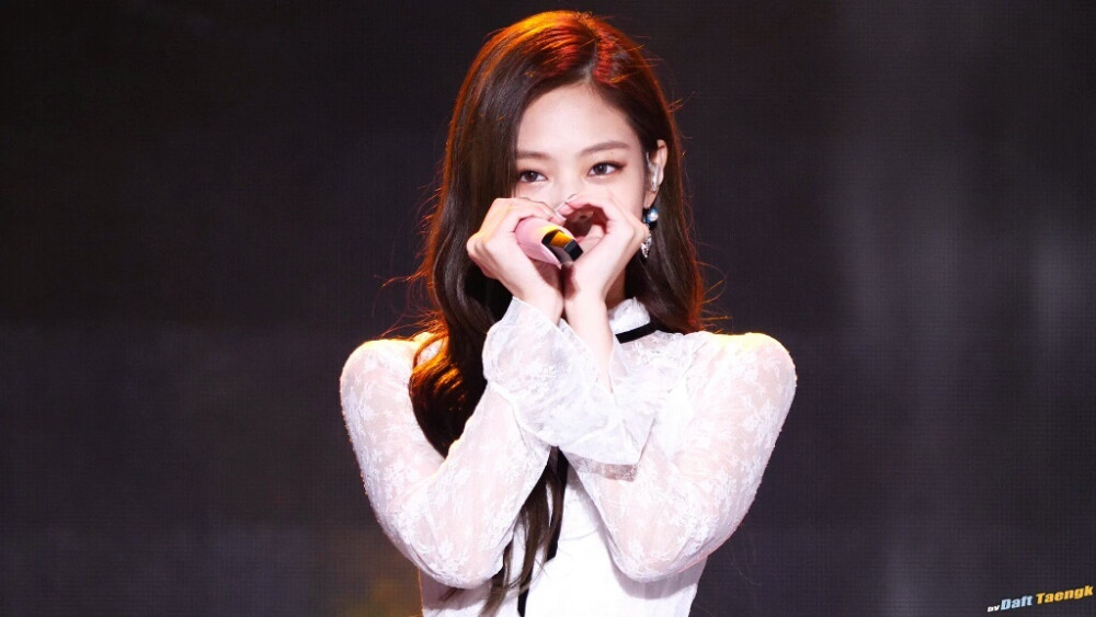 Jennie
Cr. logo