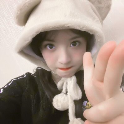 田曦薇☆
◎林榆潇
贴纸.许辄