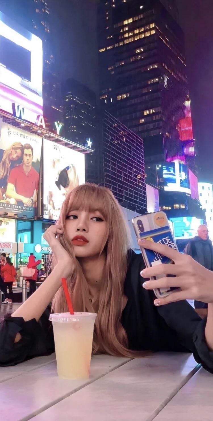 Lisa壁纸