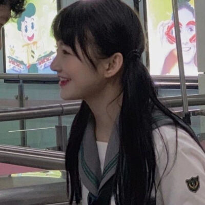 闲言碎语就留给市井小民 你只管优雅从容 心怀远方