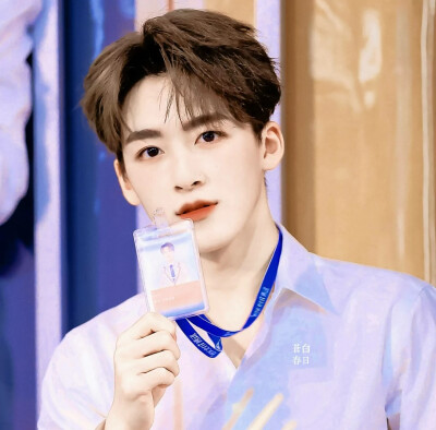 没有人会太关心你除非你很漂亮或濒临死亡。