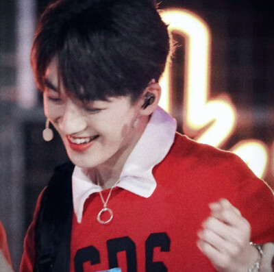 没有人会太关心你除非你很漂亮或濒临死亡。