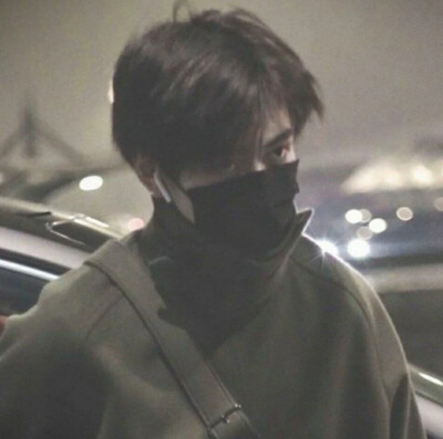 没有人会太关心你除非你很漂亮或濒临死亡。