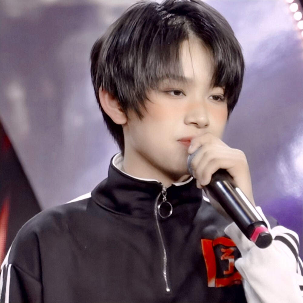 张极
原图：江乐棠
二转注明林程祺