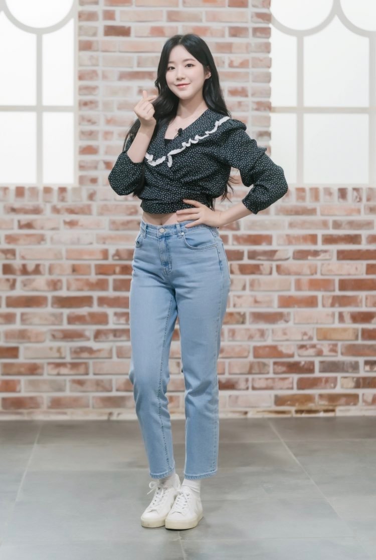 叶舒华。
logo。