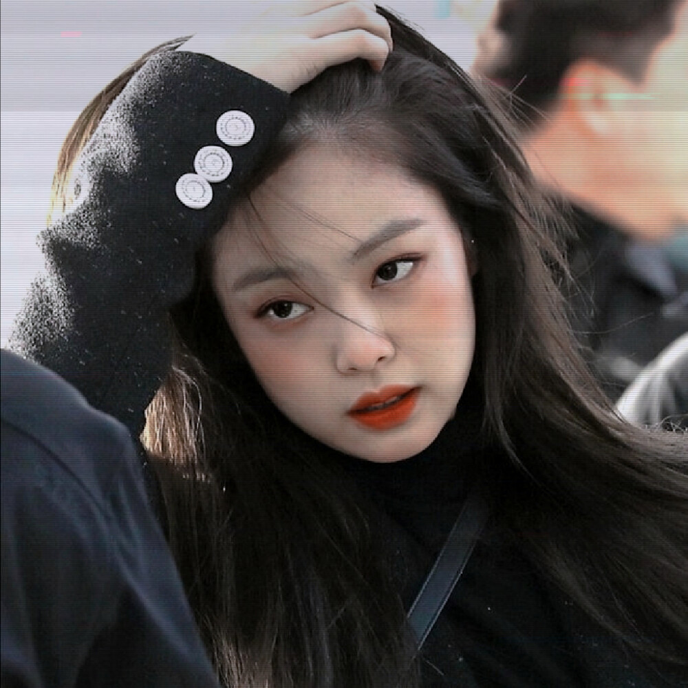 “呼…难搞”
#Jennie
◎林榆潇