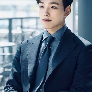 《德鲁纳酒店》吕珍九 李知恩iu - 高清图片,堆糖,美图壁纸兴趣社区