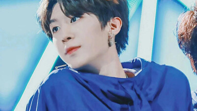 _范丞丞
剧情图/橙光素材