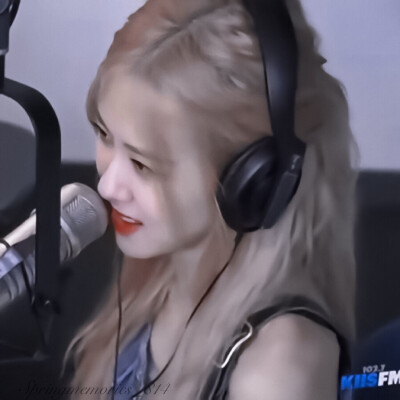 
：如果爱情是一朵花，就让它开在我心里，败在我心里，深埋在我心里。
