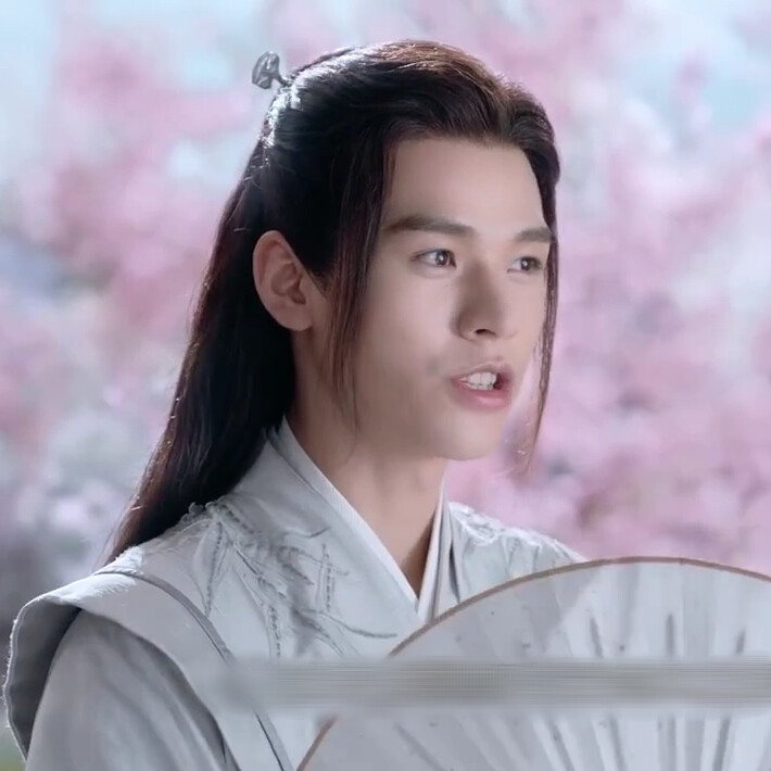 二改注明北楼春樱轻 别注评论
龚俊好好看