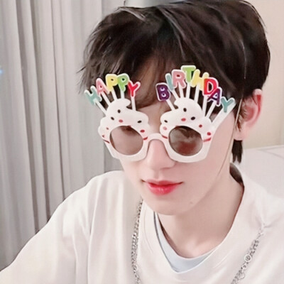 其实自卑并不可怕，自卑心理可以加快对自己的认知，从而发现自己无穷的潜力，可怕的是无法面对自卑。”