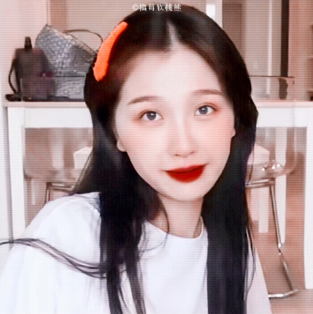 ◎ 虞书欣
c r . 捣莓软桃熊
原截 沈御恩