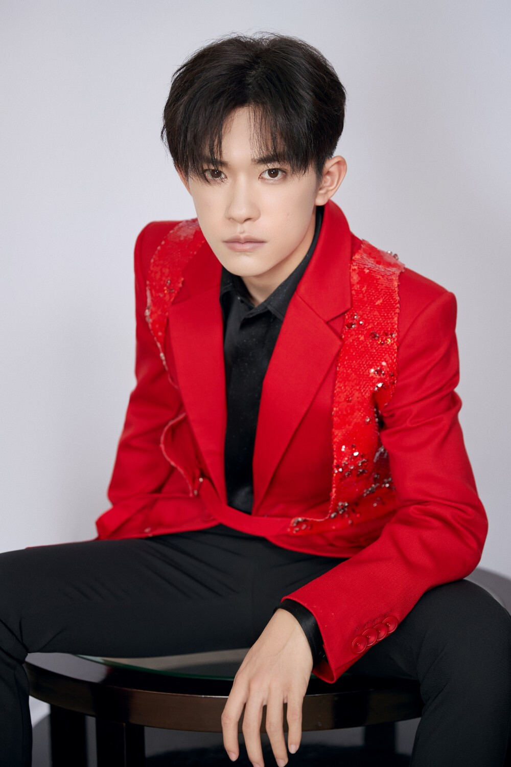 易烊千玺央视元宵晚会原图