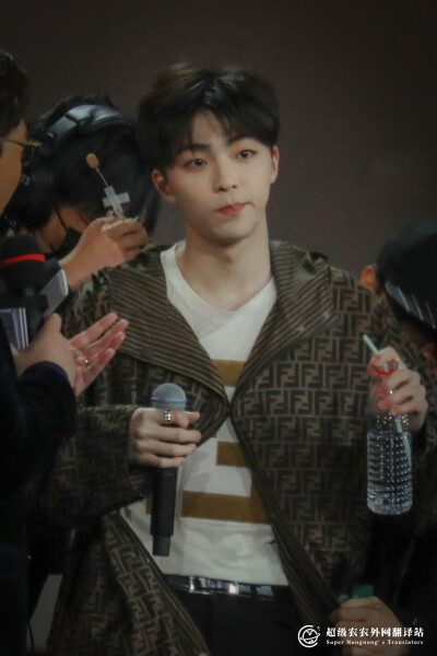 我爱你
一如既往
浓烈如糖
to陈立农...