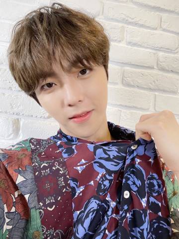 我爱你
一如既往
浓烈如糖
to陈立农...