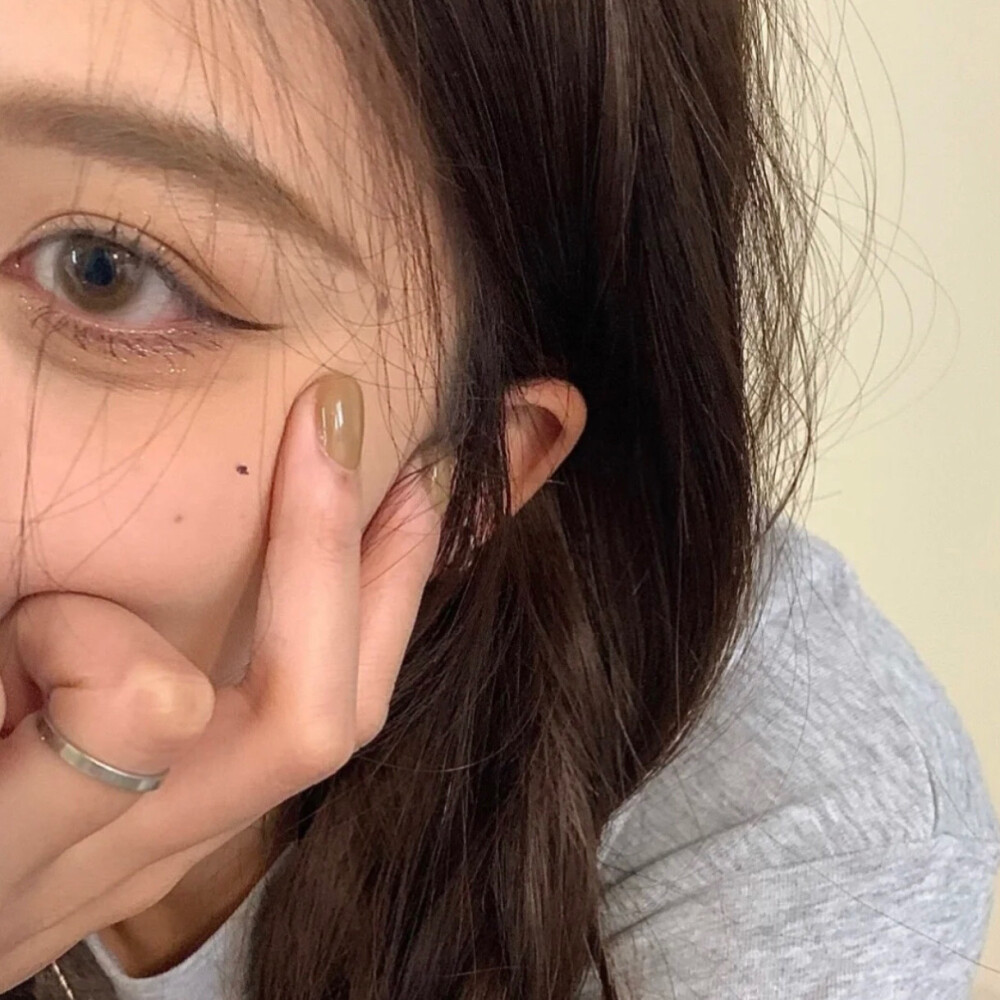 女