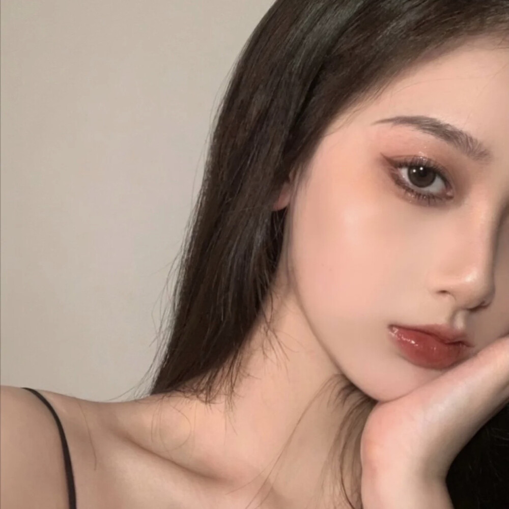 女