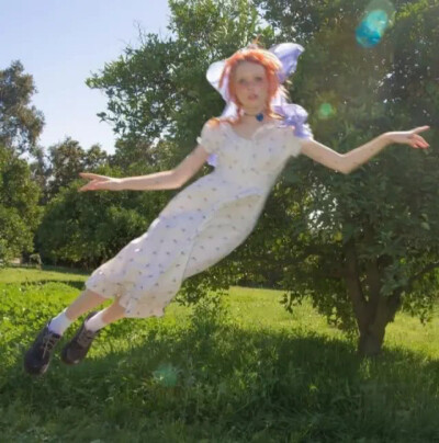 今天更新的有点频繁
就喜欢这种酷拽甜带点沙雕的头像啦