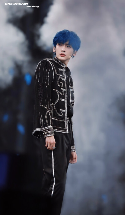 翟潇闻
5.3演唱会