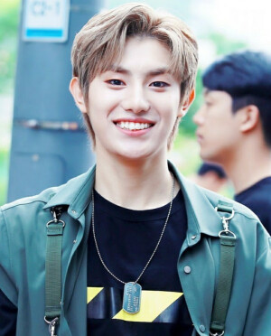 onlyoneof mill 李镕秀