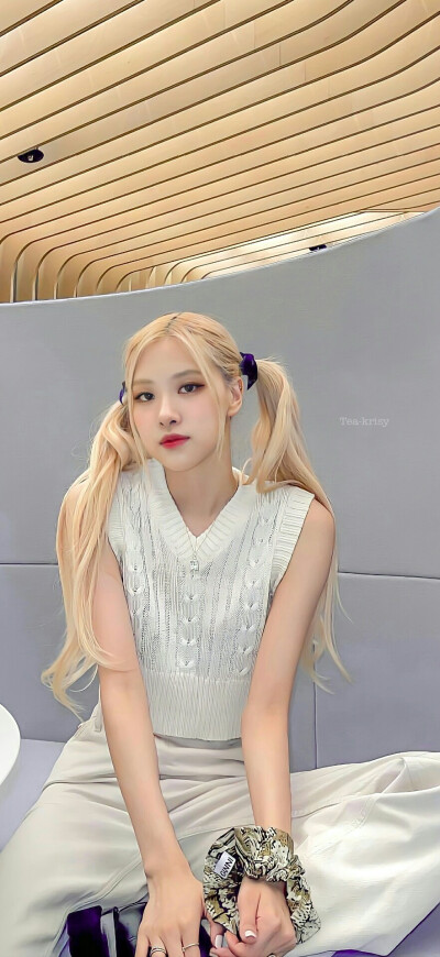 ROSÉ
cr：Tea-krisy